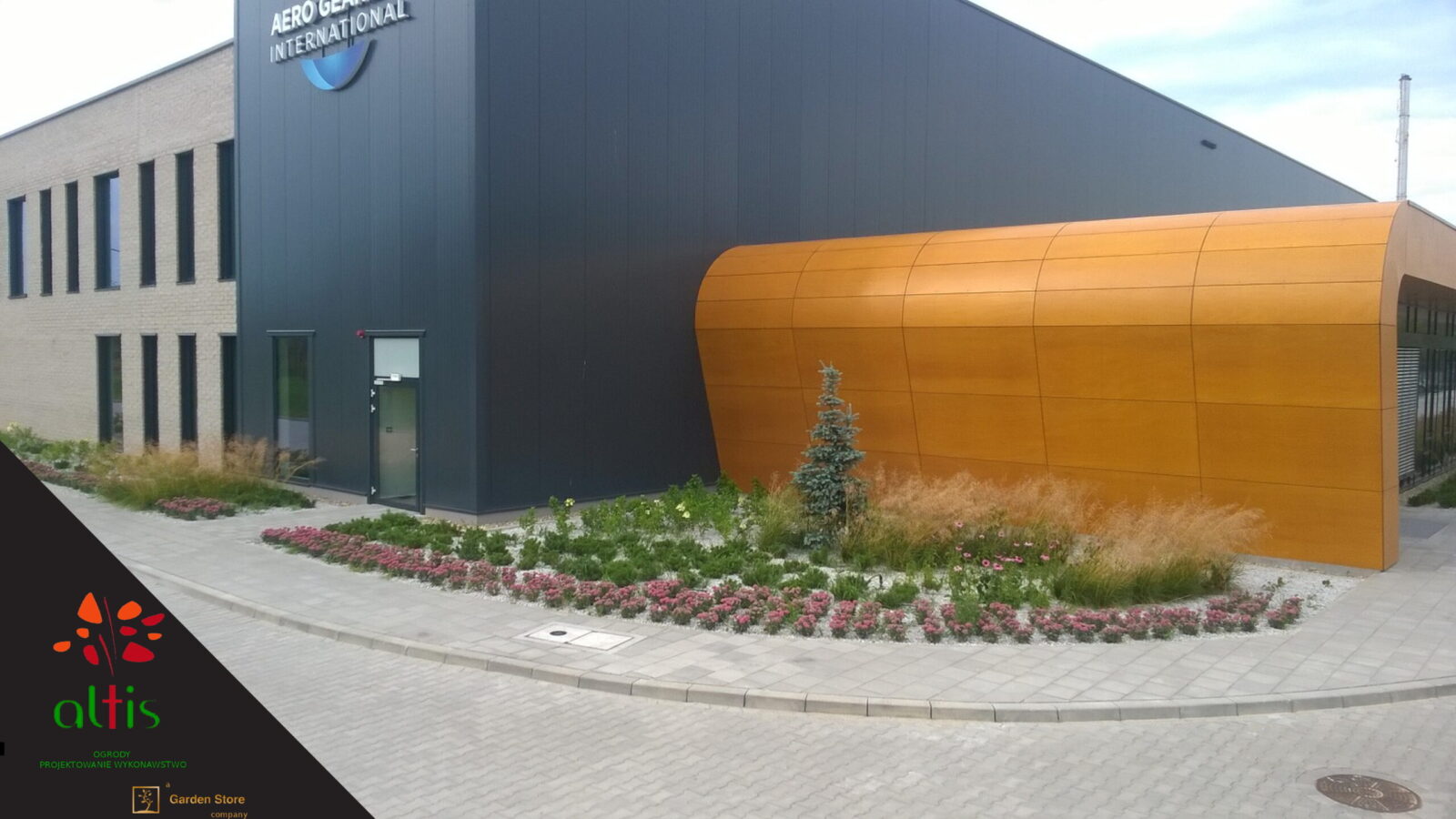 Zagospodarowanie terenu przy hali Aero Gearbox w Ropczycach